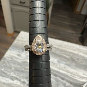 Engagement wedding ring set